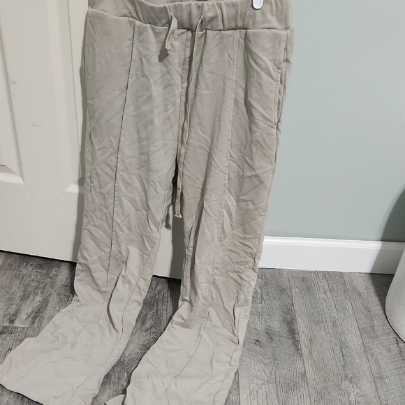 Women's Wide Leg Pants in Cream - Picture 1 of 1